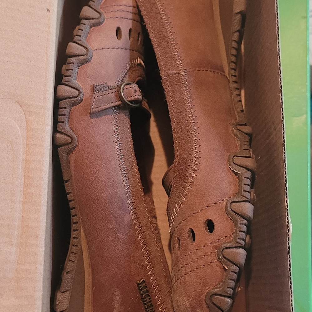 Skechers Brown Leather Flats with Decorative Stitching